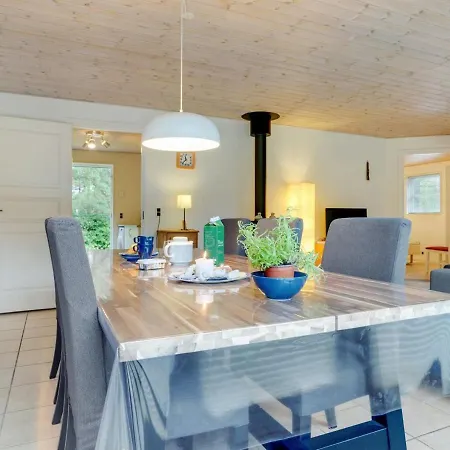 Holiday home Filimena - 350m From The Sea In Ne Jutland By Interhome Laeso
